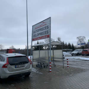 12 ratiņu novietne